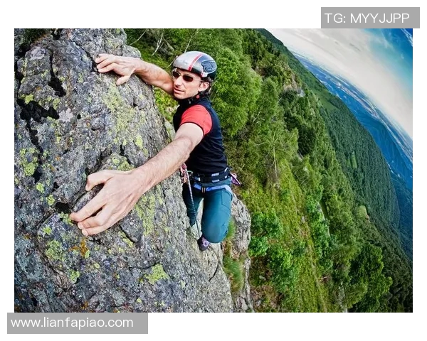 武汉攀岩队在极限运动会中以99分稳居积分榜首位