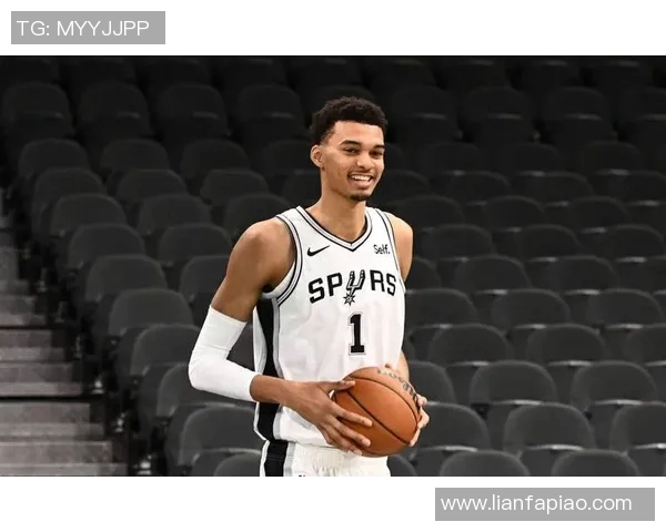 贺希宁：从新星崛起到篮球赛场上的耀眼明星之路