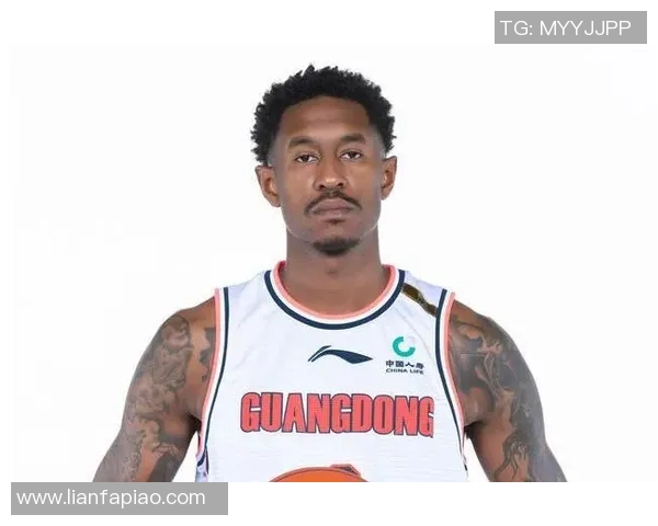 马尚布鲁克斯的篮球之路与辉煌成就解析 马尚布鲁克斯的篮球之路与辉煌成就解析