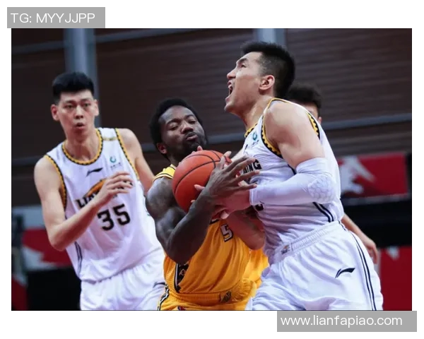 克鲁塞罗迎战智利大学展开激烈较量球迷期待精彩对决 克鲁塞罗迎战智利大学展开激烈较量球迷期待精彩对决