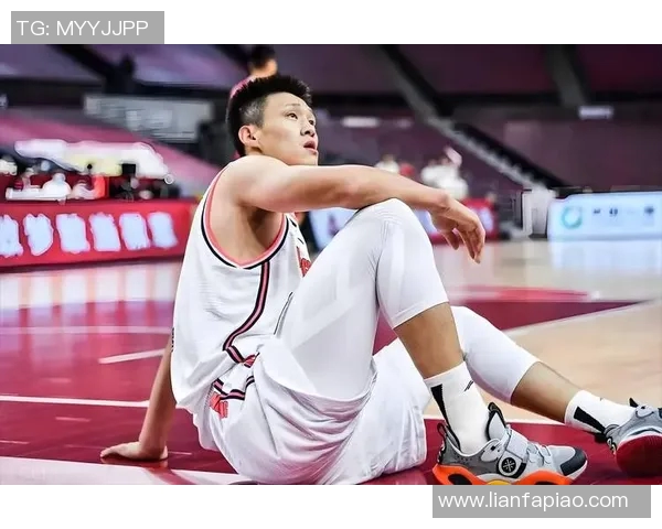 周鹏：从篮球场上的传奇到生活中的榜样，探索他的成长与坚持之路