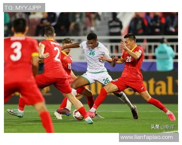 群马队与不死鸟的激烈对决揭示了足球战术与团队精神的完美结合