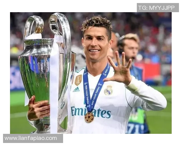 马丁内斯的传奇旅程：从青涩球员到世界足球巨星的蜕变与辉煌