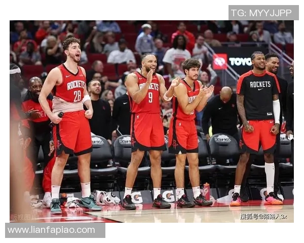 2018年火箭队与活塞队精彩对决视频回顾与分析